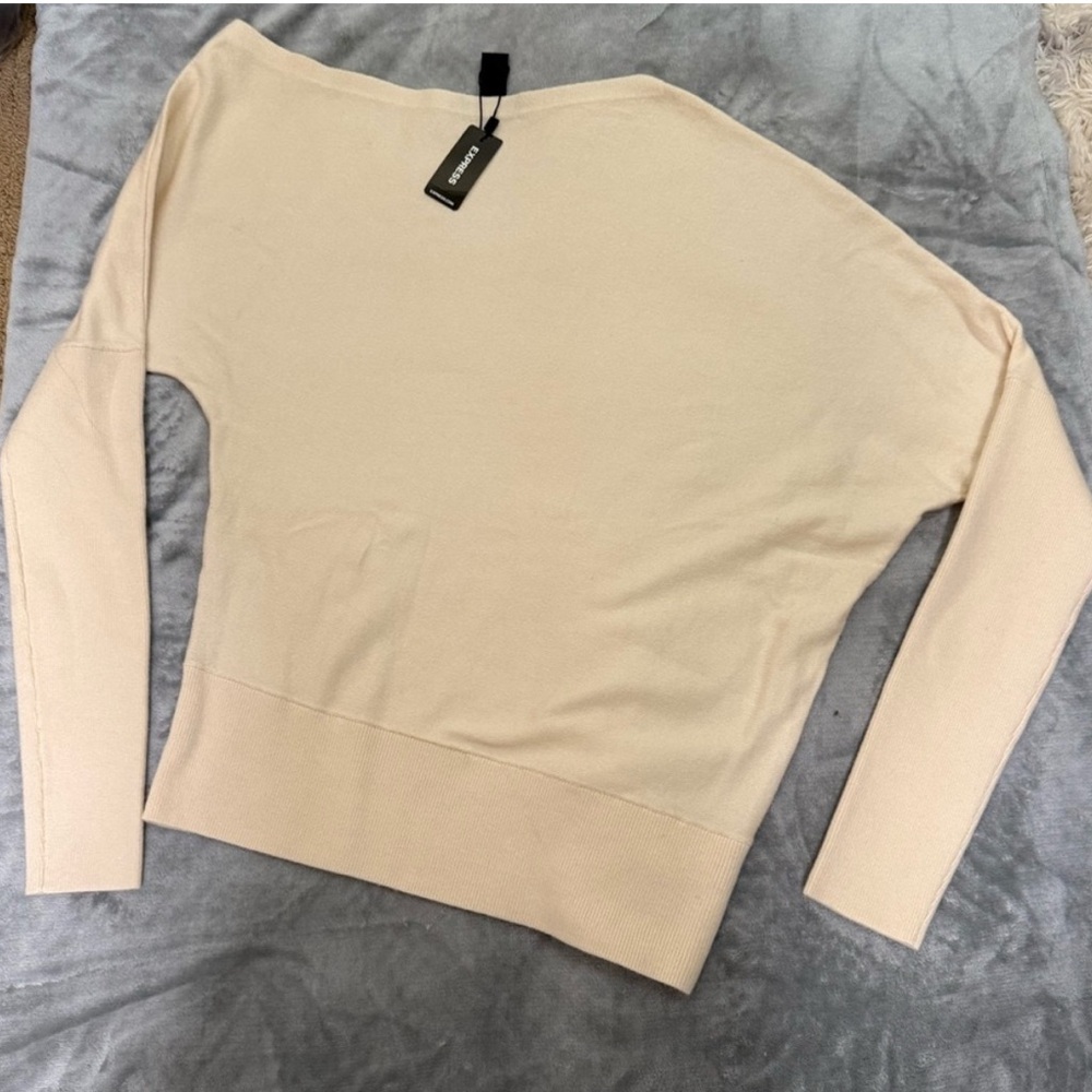 ✨ NWT Express Off-the-Shoulder Sweater – Size Small ($80 Retail!) ✨